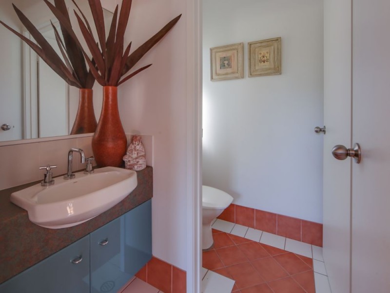 2/55 Cronin Avenue, Main Beach QLD 4217