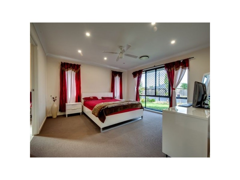 93 Parkwood Drive, Forest Lake QLD 4078