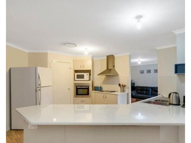 39 Barradeen Circuit, Pacific Pines QLD 4211