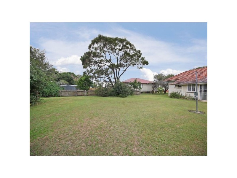 33 Biarra Street, Deagon QLD 4017