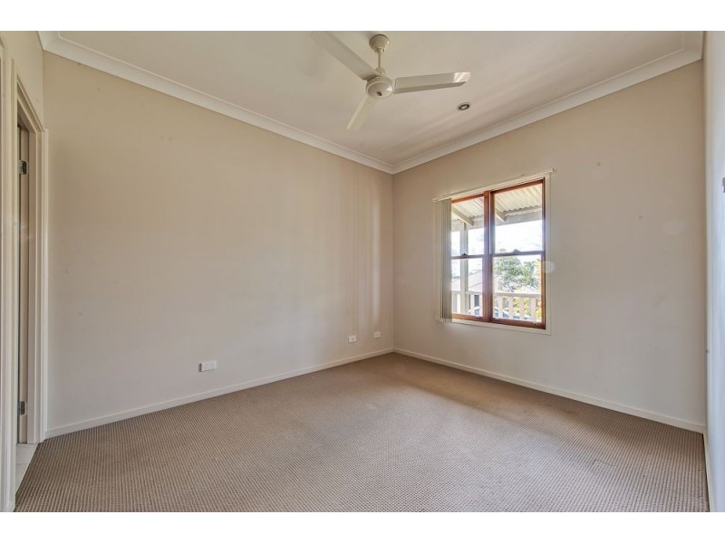 27 Hyde Avenue, Springfield Lakes QLD 4300