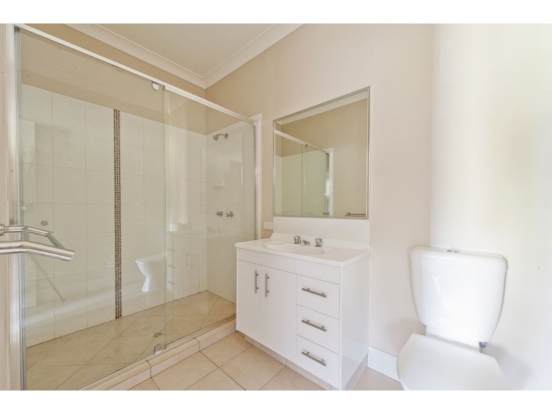 27 Hyde Avenue, Springfield Lakes QLD 4300