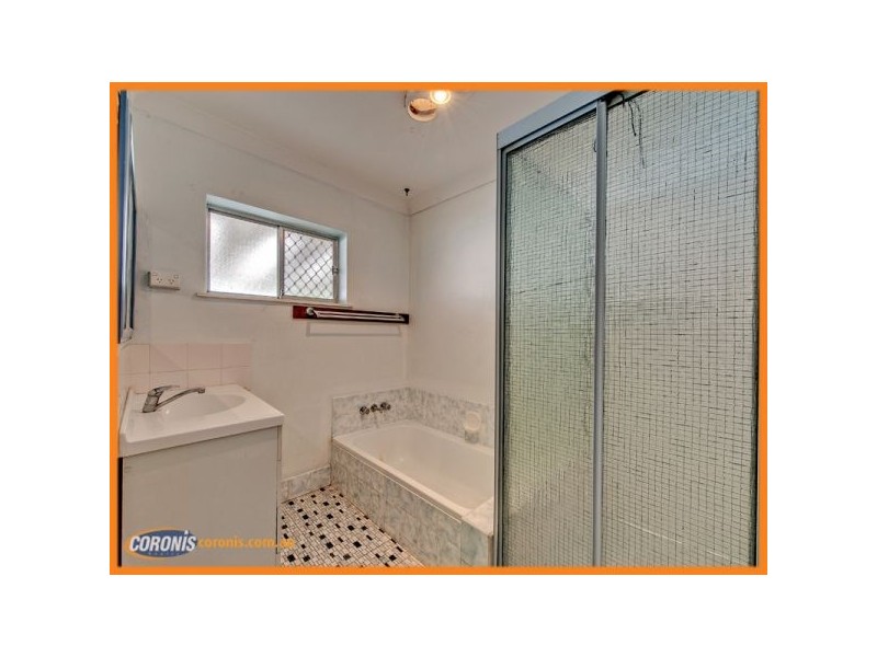 64 Karri Avenue, Logan Central QLD 4114