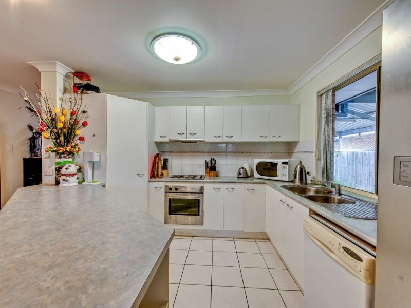 16 Agostino Close, Doolandella QLD 4077