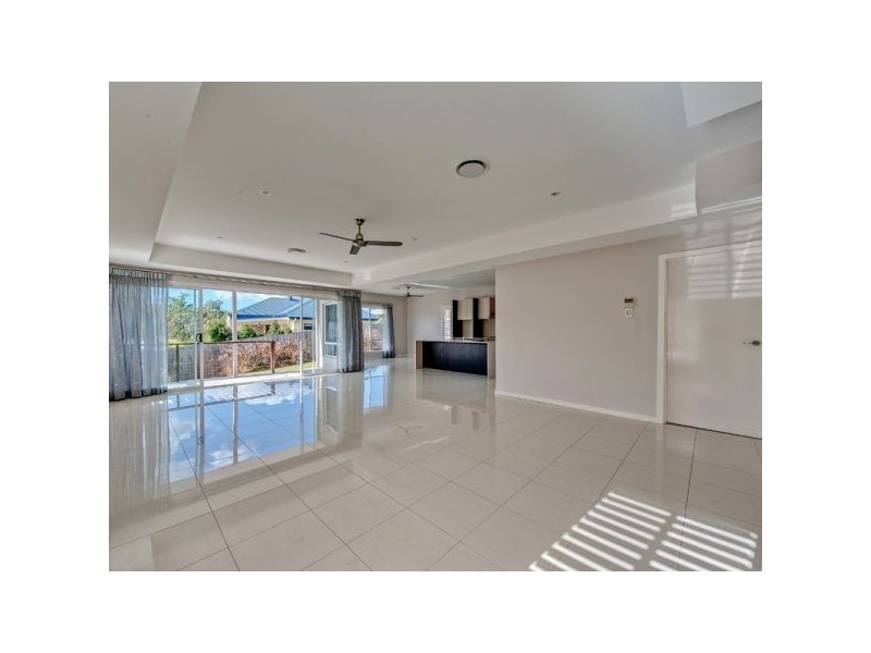3 Boronia Court, Springfield Lakes QLD 4300