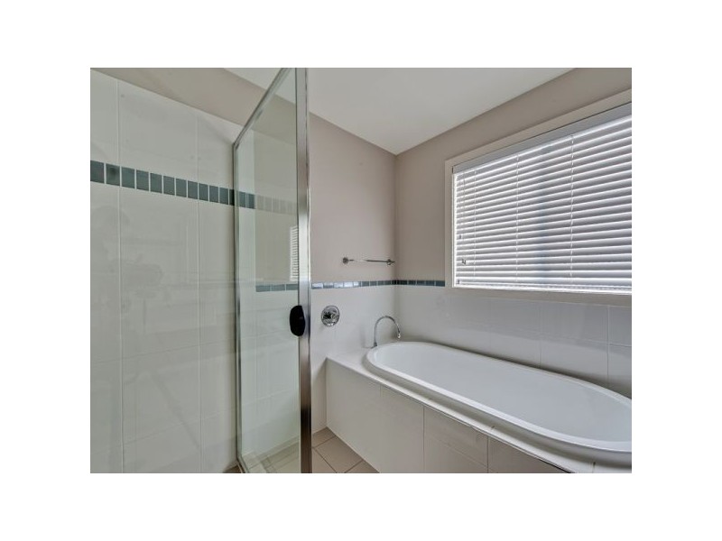 3 Boronia Court, Springfield Lakes QLD 4300