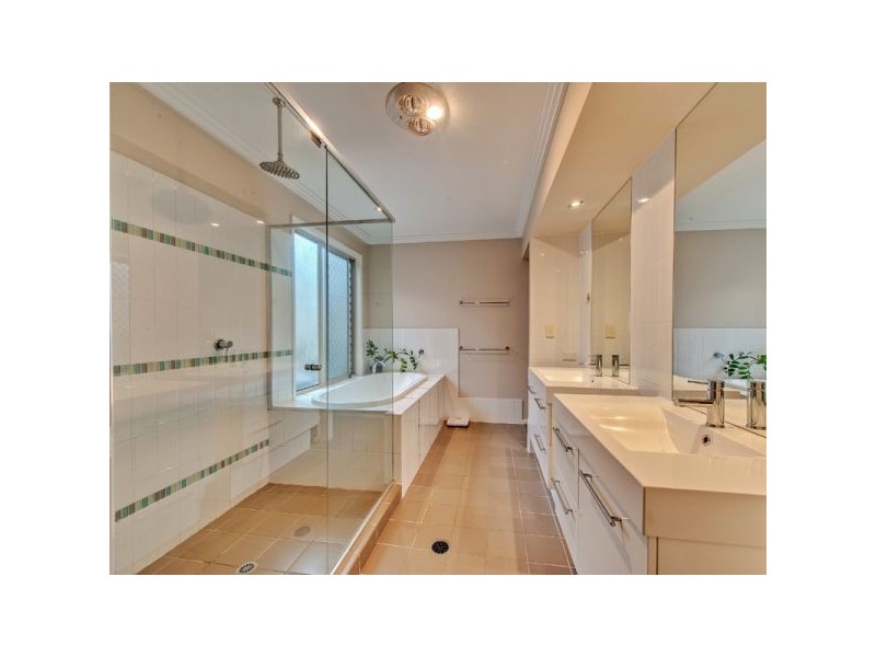 72 Admiral Crescent, Springfield Lakes QLD 4300