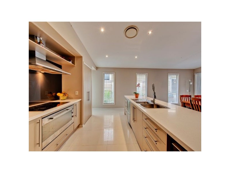 72 Admiral Crescent, Springfield Lakes QLD 4300