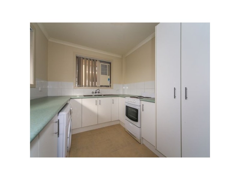 8/33 Middle Street, Labrador QLD 4215