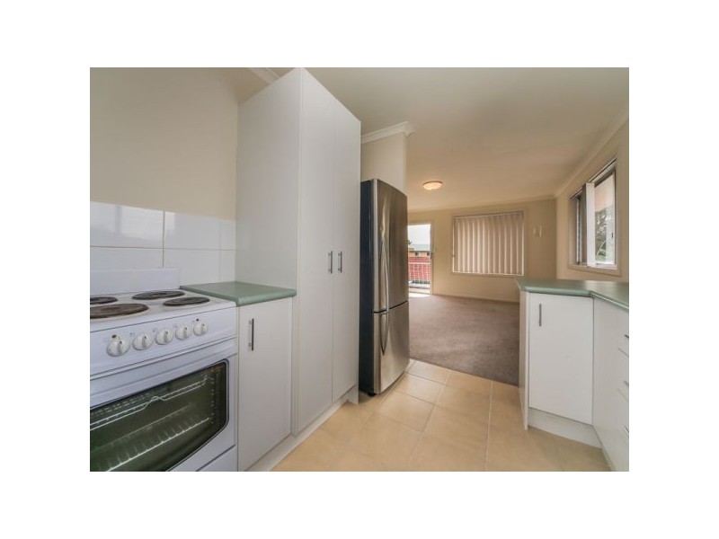 8/33 Middle Street, Labrador QLD 4215