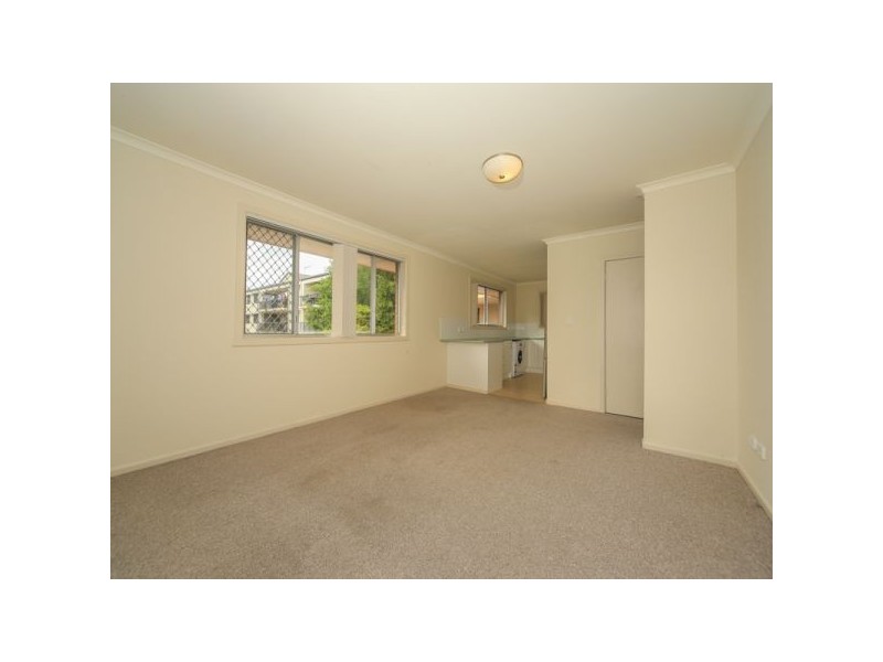 8/33 Middle Street, Labrador QLD 4215