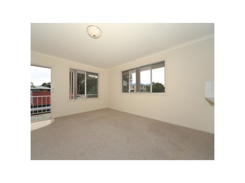8/33 Middle Street, Labrador QLD 4215