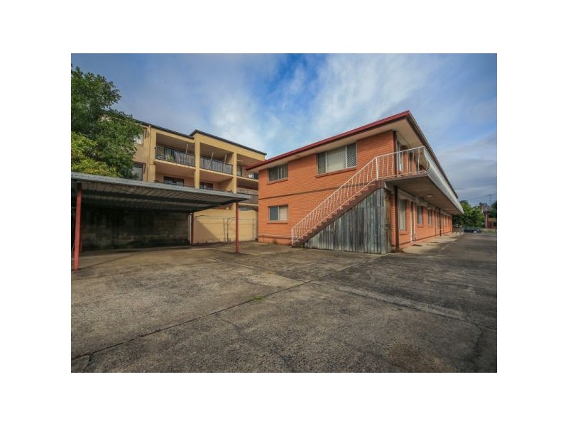 8/33 Middle Street, Labrador QLD 4215