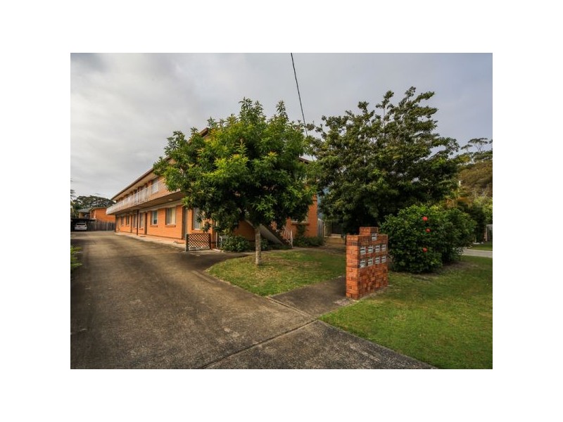 8/33 Middle Street, Labrador QLD 4215