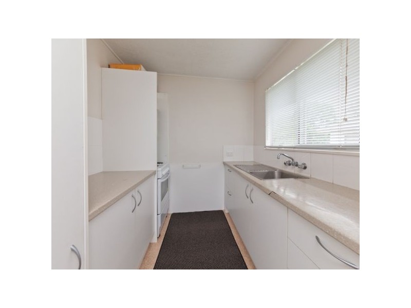 84 Richland Avenue, Coopers Plains QLD 4108