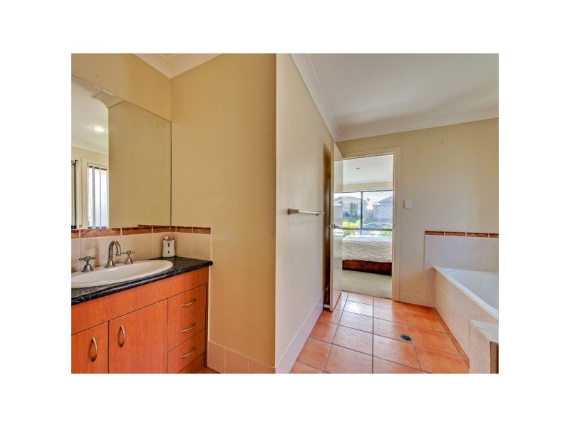 76 Collins Street, Collingwood Park QLD 4301