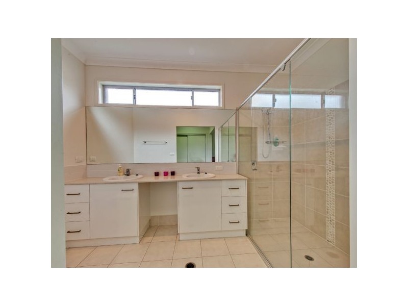 6 Cassia Court, Brookwater QLD 4300