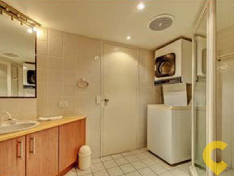 13c/10 Marine Parade, Southport QLD 4215