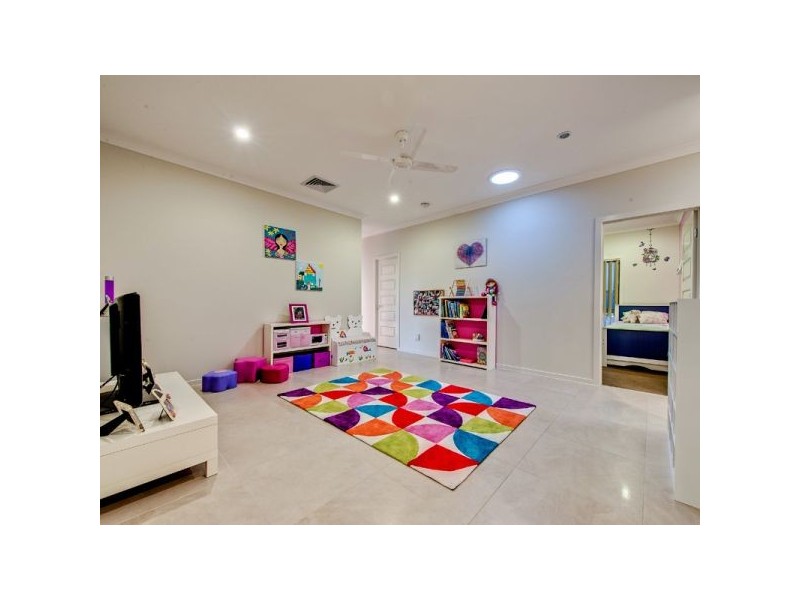 31 Yarabah Crescent, Shailer Park QLD 4128
