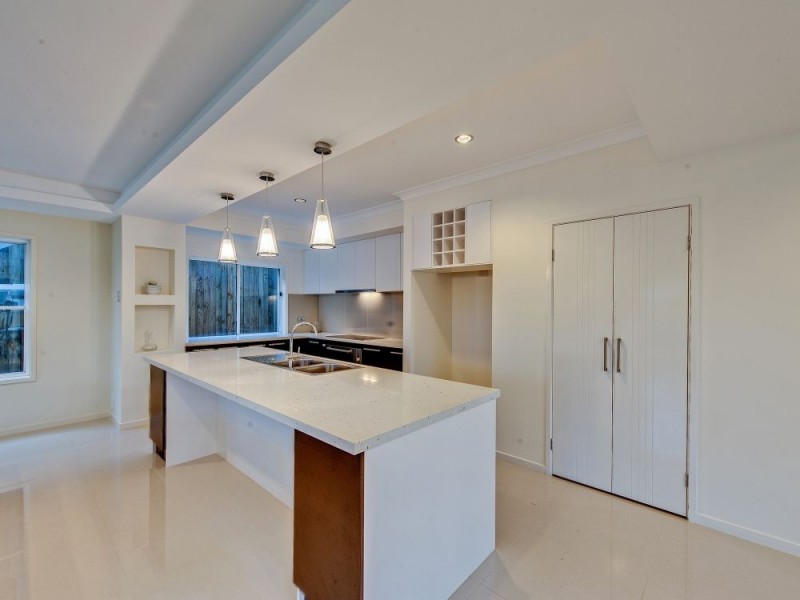 26 Lakeview Place, Springfield Lakes QLD 4300