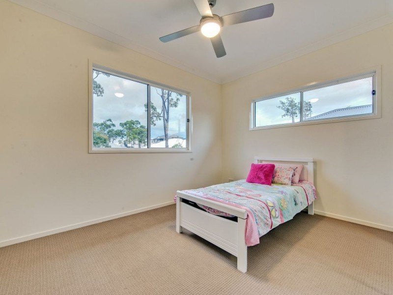 26 Lakeview Place, Springfield Lakes QLD 4300