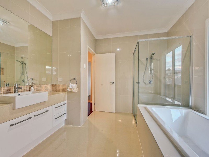 26 Lakeview Place, Springfield Lakes QLD 4300