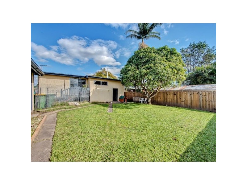 143 Smith Road, Woodridge QLD 4114