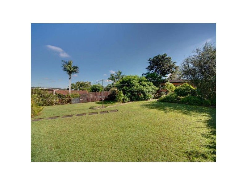 64 Illuta Ave, Ferny Hills QLD 4055