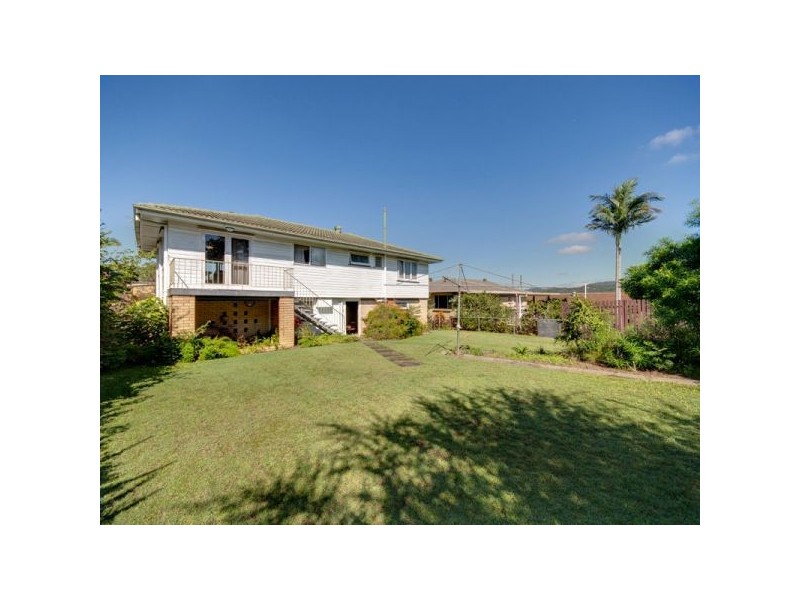 64 Illuta Ave, Ferny Hills QLD 4055