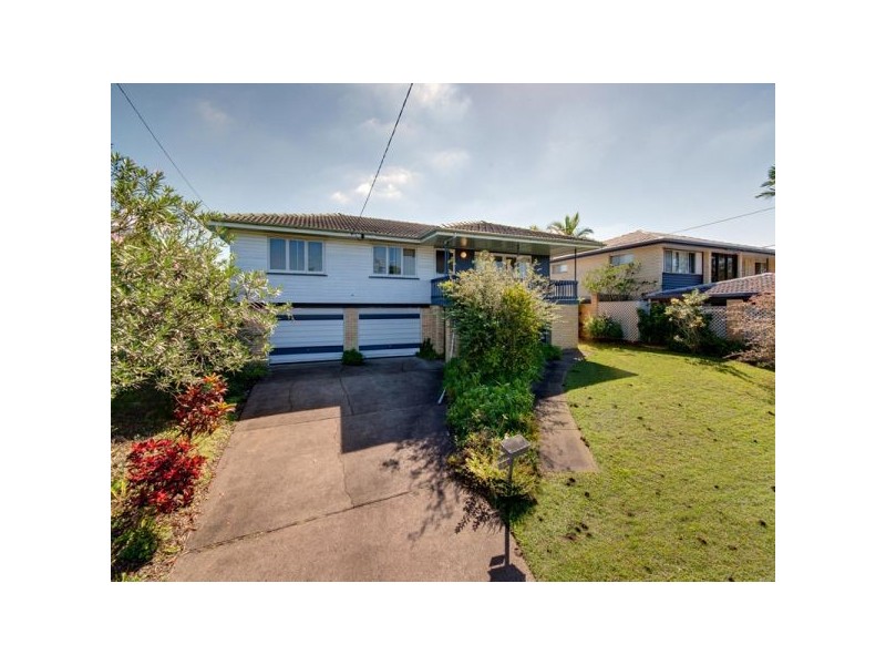 64 Illuta Ave, Ferny Hills QLD 4055