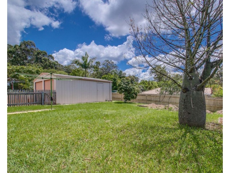 22 Pettys Rd, Everton Hills QLD 4053