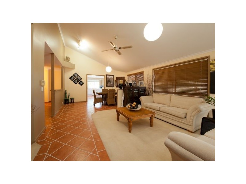 25 Listonia Drive, Albany Creek QLD 4035