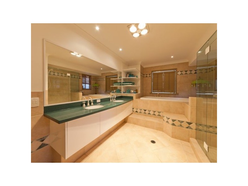 25 Listonia Drive, Albany Creek QLD 4035