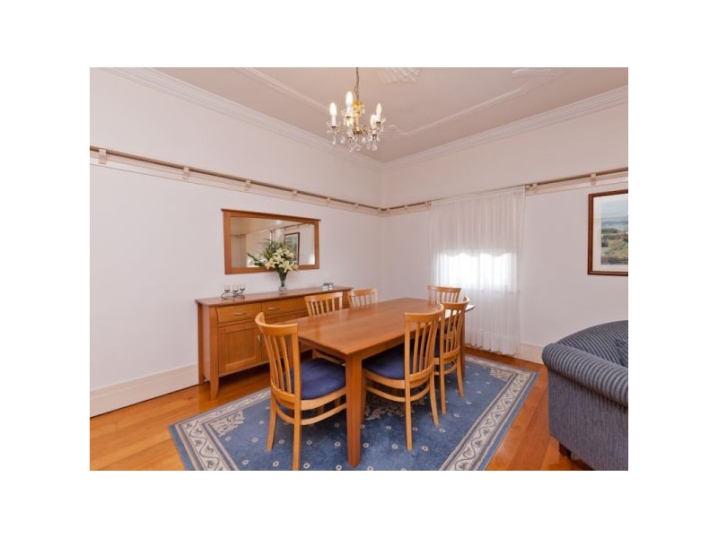 63 Donald Street, Camp Hill QLD 4152