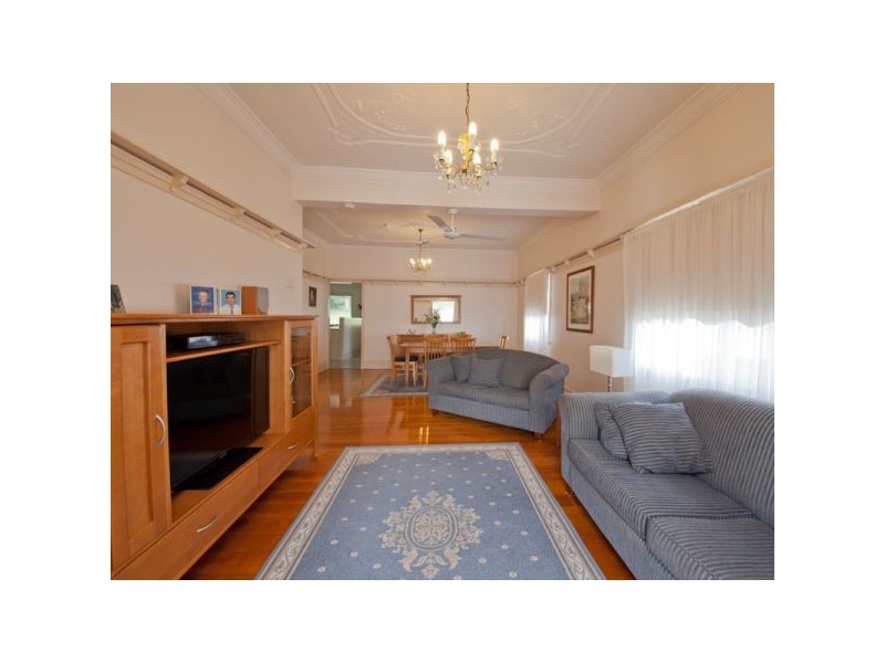 63 Donald Street, Camp Hill QLD 4152