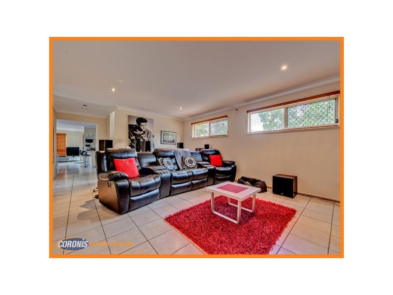 15 Carisbrook Circuit, Forest Lake QLD 4078