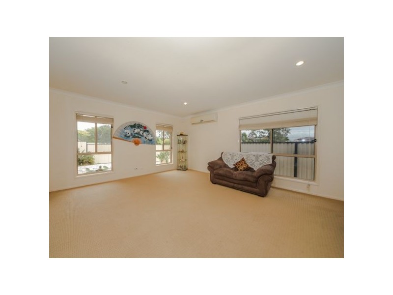 60 Dellwood Circuit, Molendinar QLD 4214