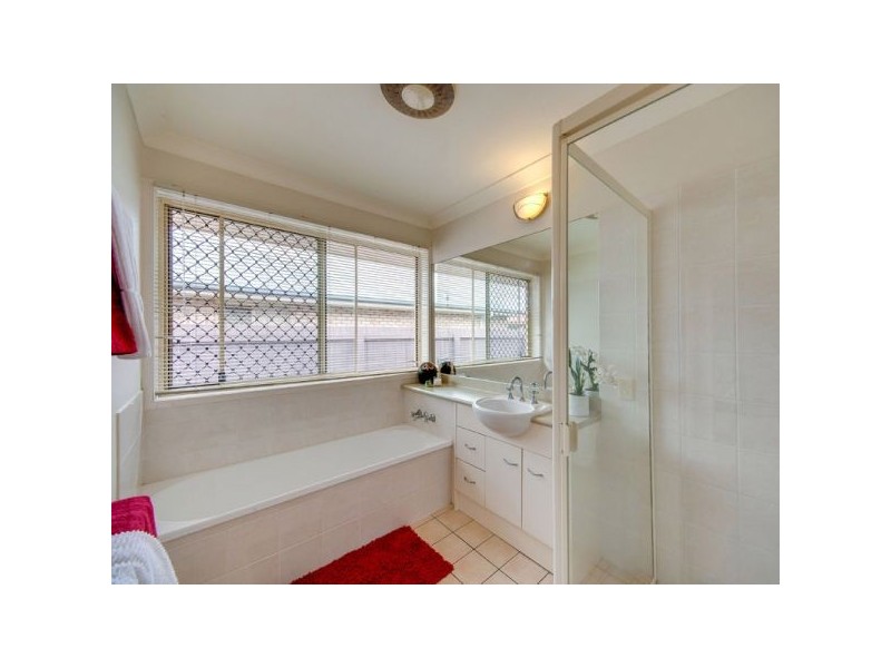 87 Cowie Road, Carseldine QLD 4034