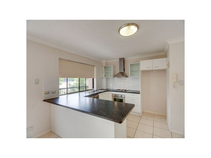 2/49 Victoria Terrace, Gordon Park QLD 4031