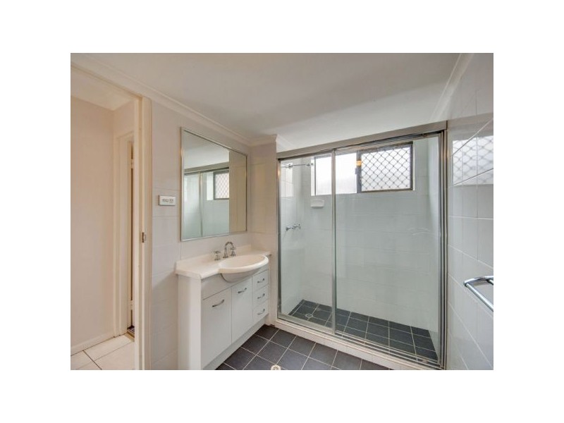 2/49 Victoria Terrace, Gordon Park QLD 4031