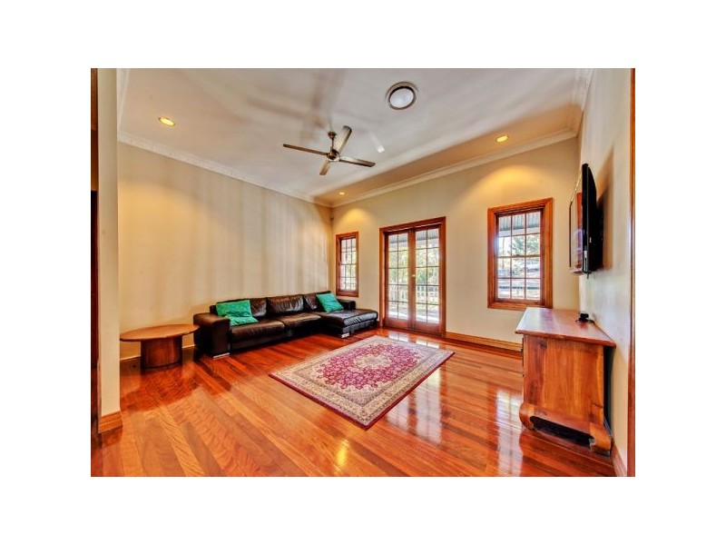 106 Hayes Avenue, Camira QLD 4300