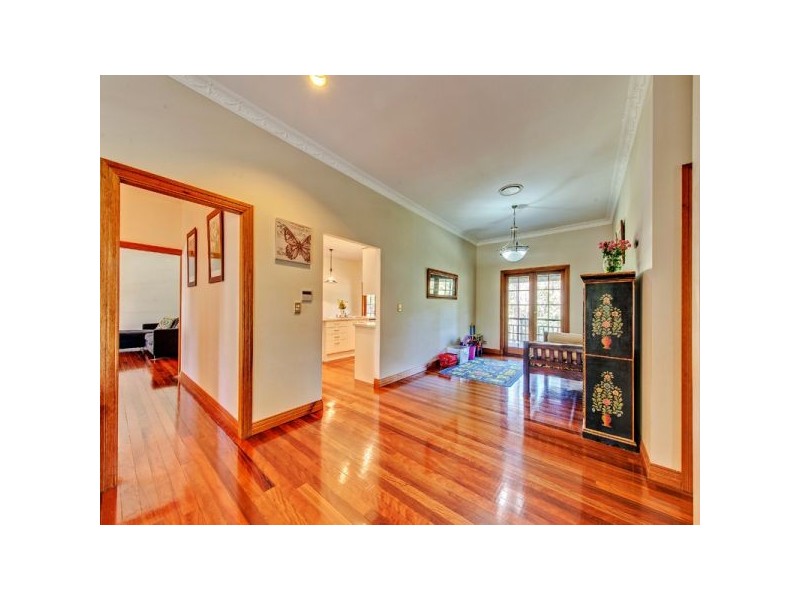 106 Hayes Avenue, Camira QLD 4300