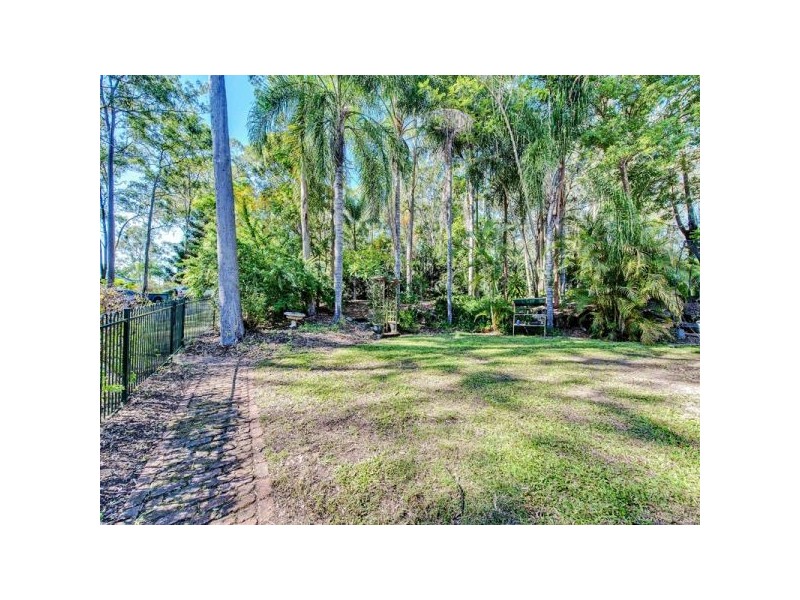 106 Hayes Avenue, Camira QLD 4300