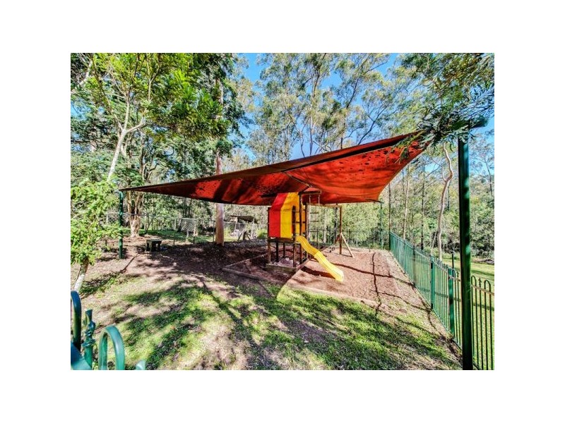 106 Hayes Avenue, Camira QLD 4300
