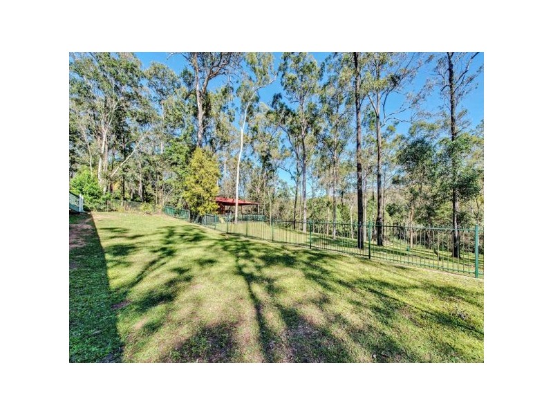 106 Hayes Avenue, Camira QLD 4300