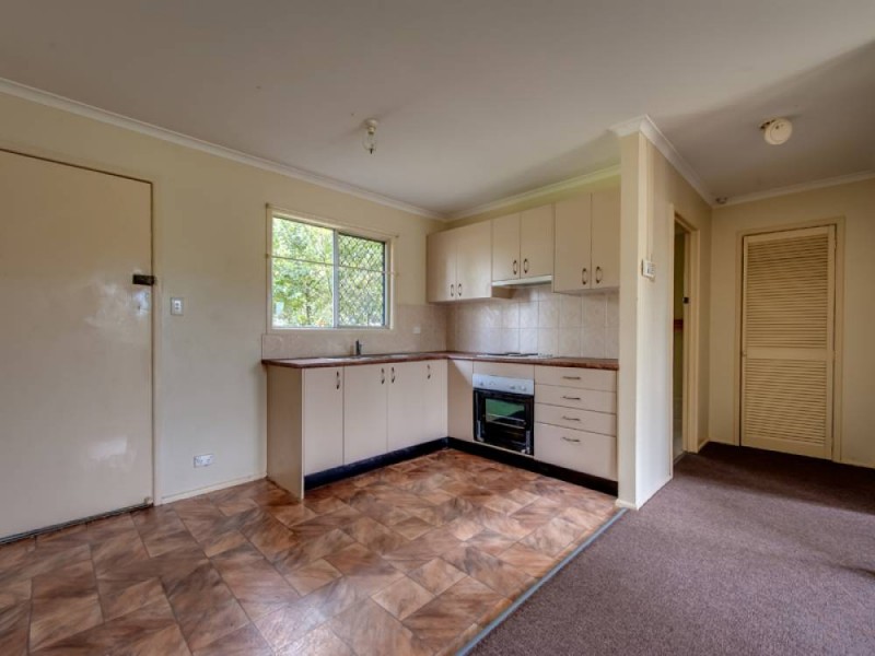 1/215 Old Logan Road, Camira QLD 4300