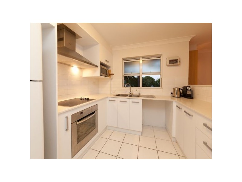 2/73 Derby Street, Coorparoo QLD 4151