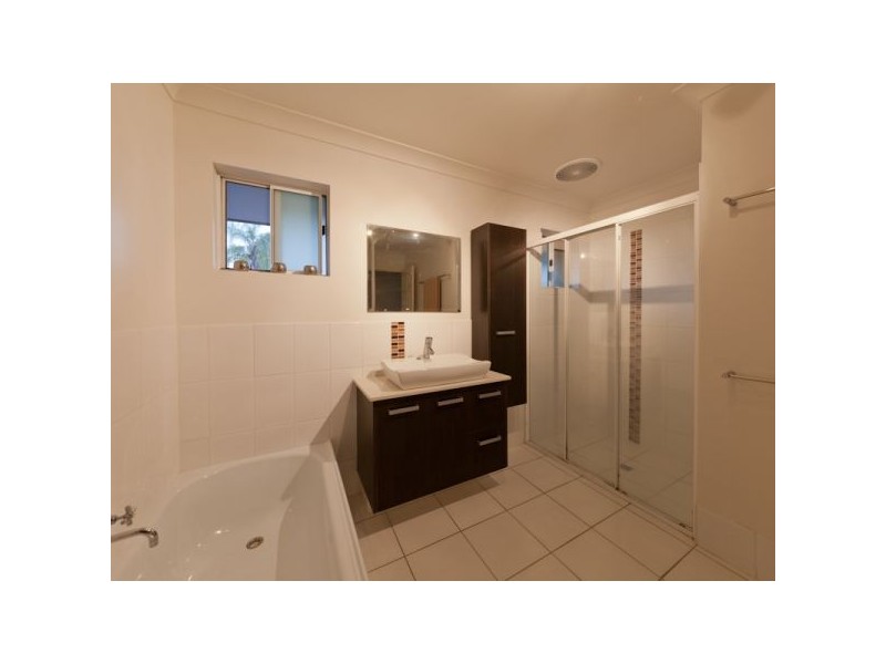 2/73 Derby Street, Coorparoo QLD 4151