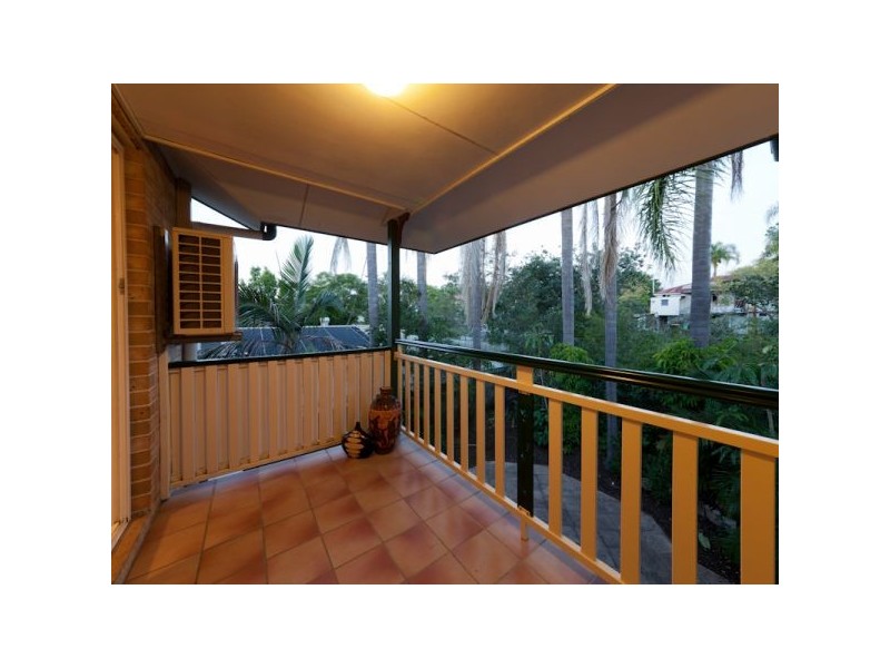 2/73 Derby Street, Coorparoo QLD 4151