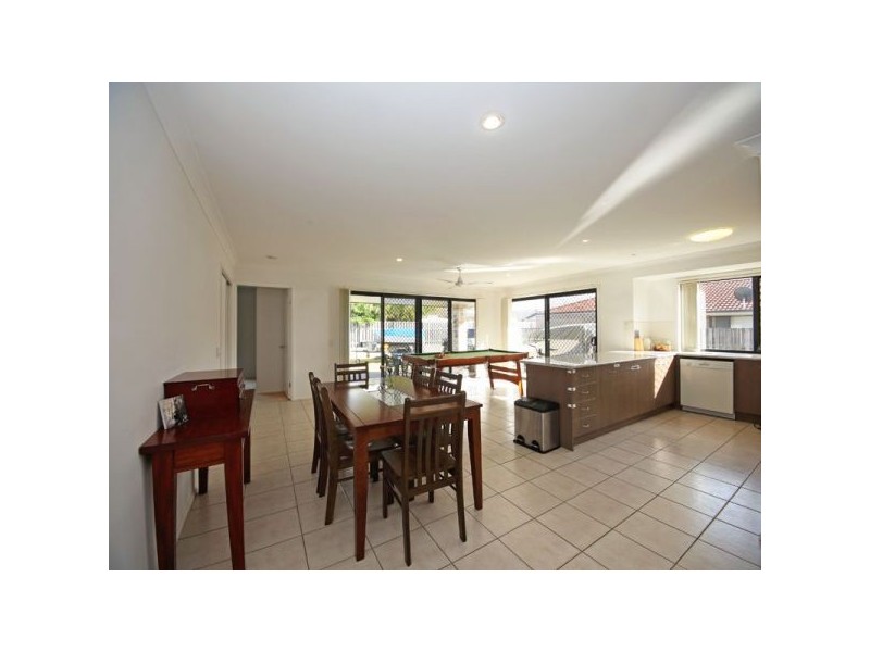 6 Hind Court, Bellmere QLD 4510